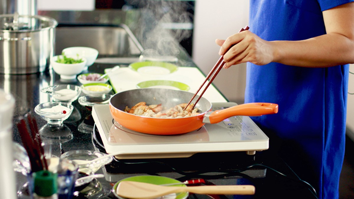 can you use oxygen while cooking on an electric stove